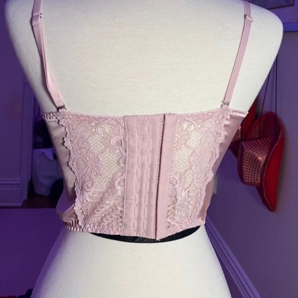 Urban Outfitters Ava Lace & Satin Corset - Picture 6 of 8